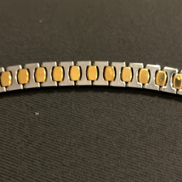 Bracelet Stainless Steel and Gold Tone, excellent condition. See the photos. - Picture 8 of 11